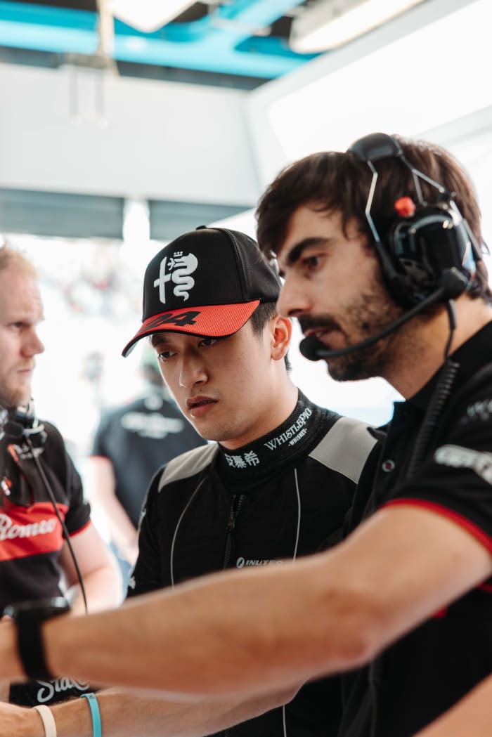 Zhou Guanyu - Alfa Romeo